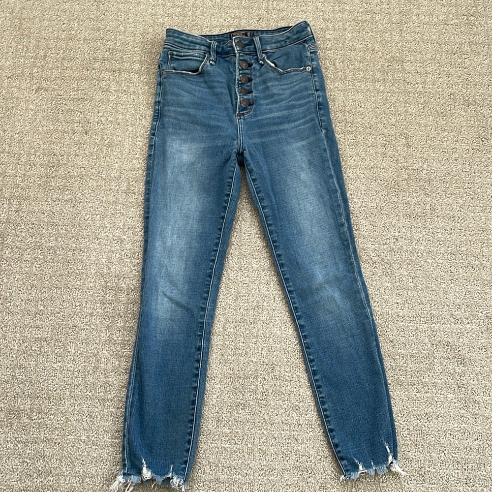 Abercrombie High Ride Ankle Jeans (25 Short)